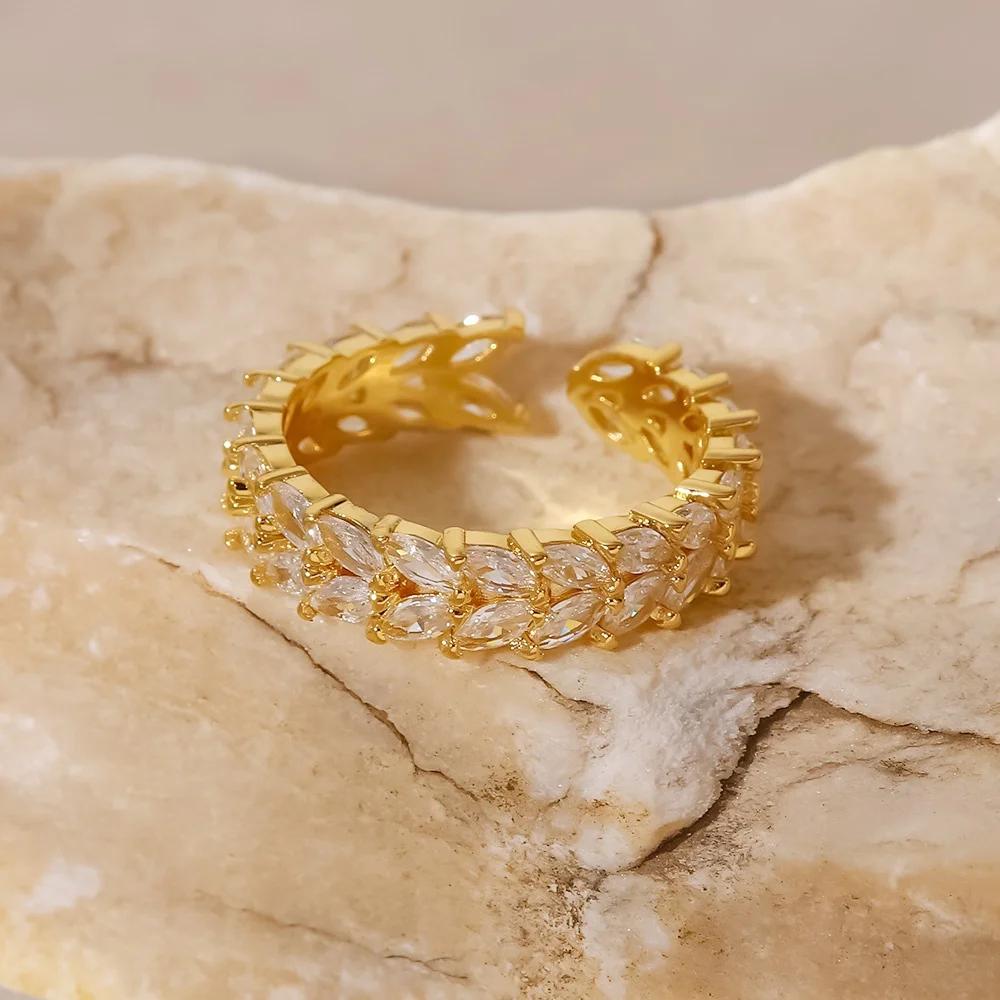 Gold Leaf Tiara Pattern Adjustable Ring
