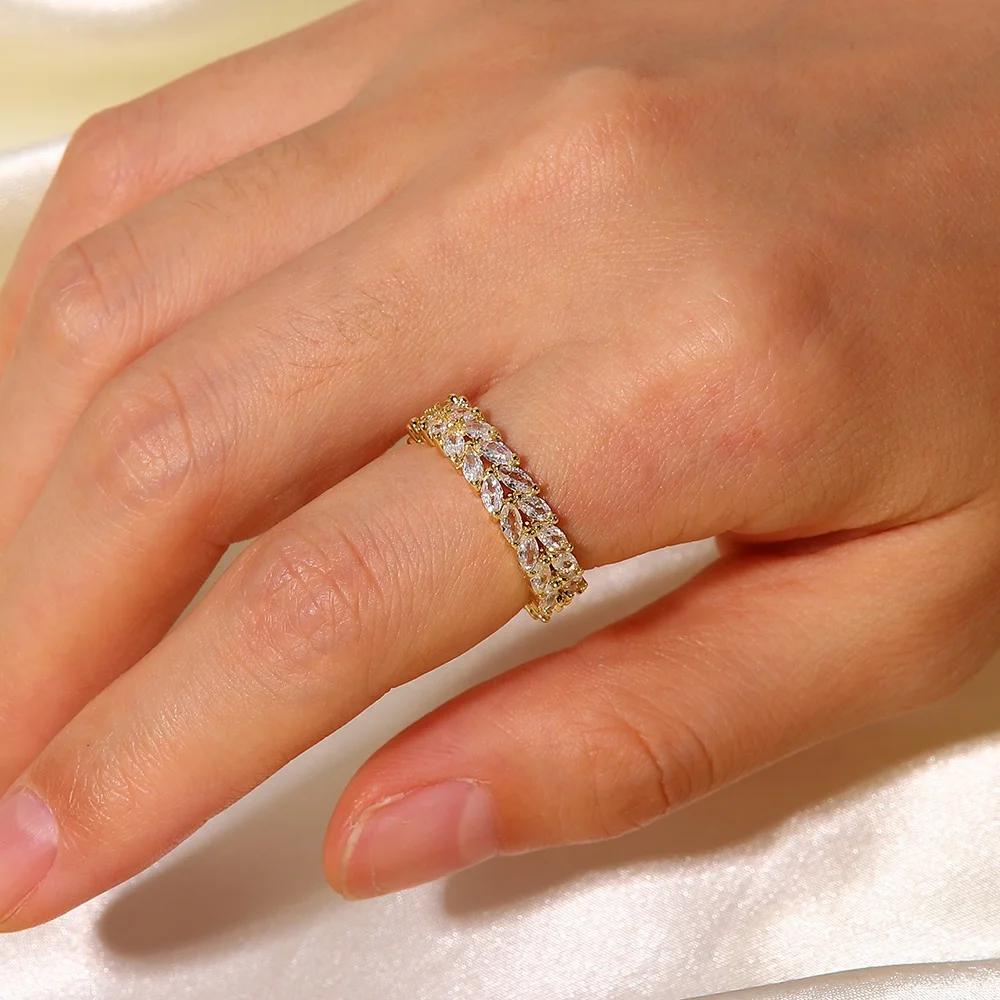 Gold Leaf Tiara Pattern Adjustable Ring