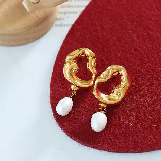 Ophelia’s Pearl Drop Earings